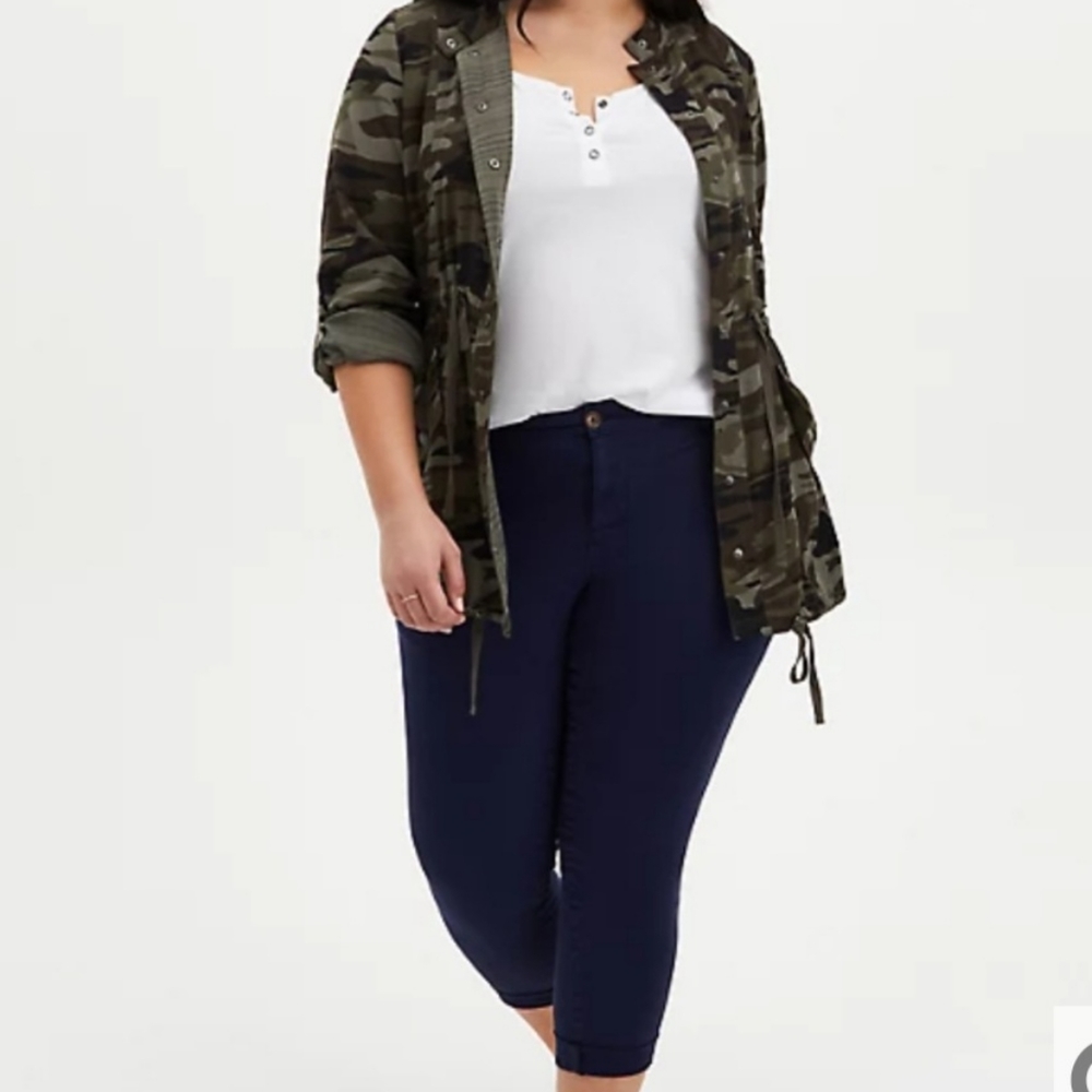 TORRID NAVY CHINO TWILL CROP